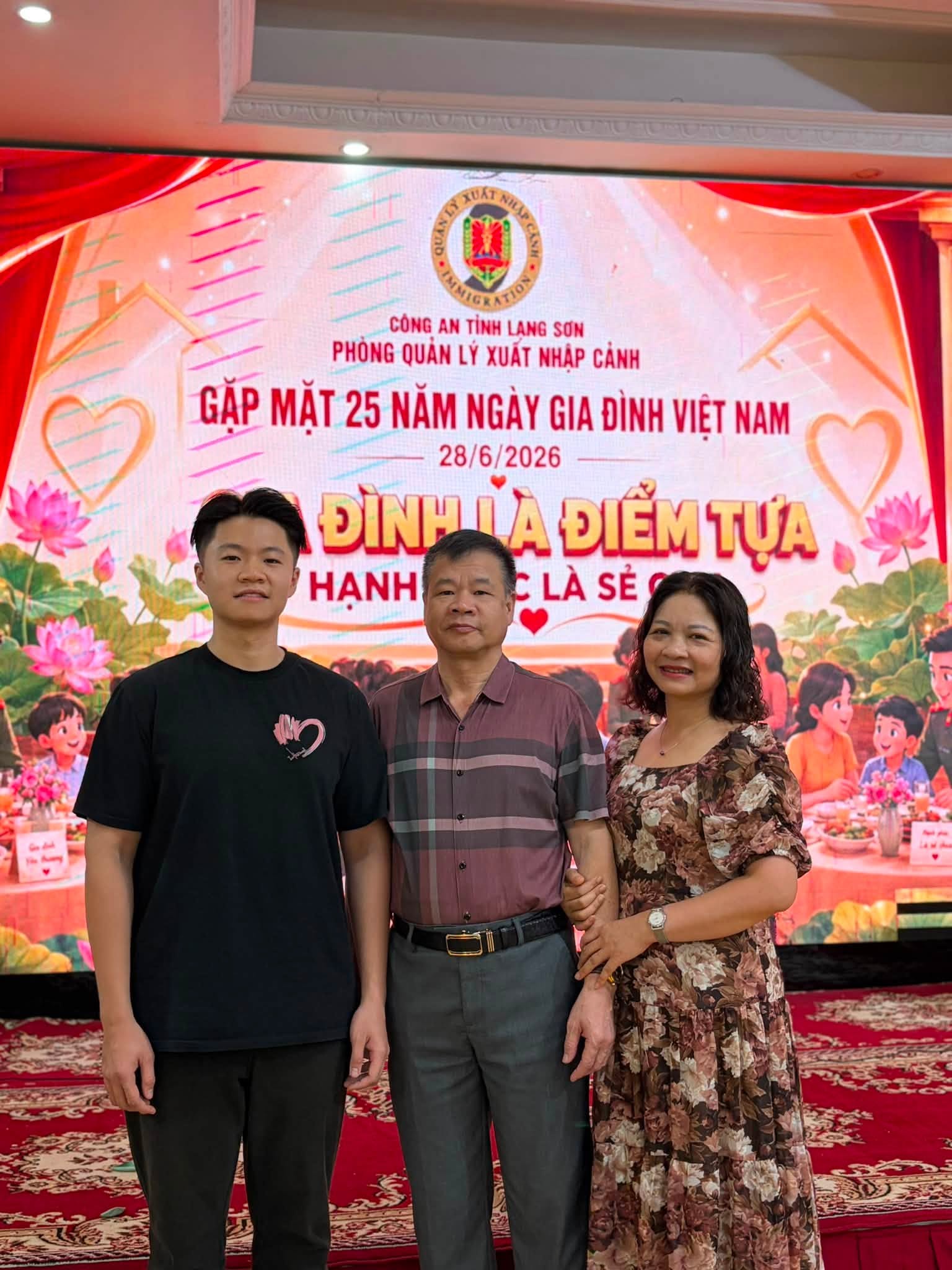 C:\Users\HP\Desktop\2026\Tuyên truyền\Ảnh mới 2026\Ngày gia đình VN\732125395_1014987721041093_6184934721652607652_n.jpg