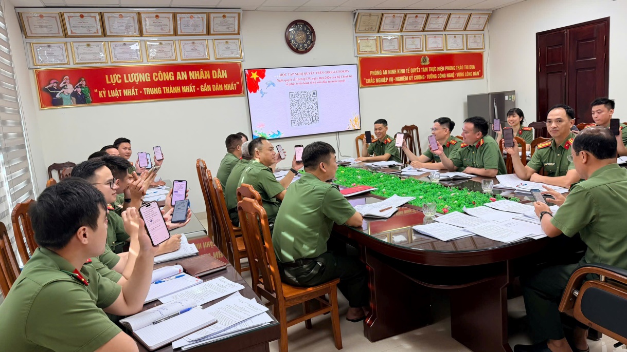 C:\Users\Admin\Desktop\học nghị quyêt.jpg