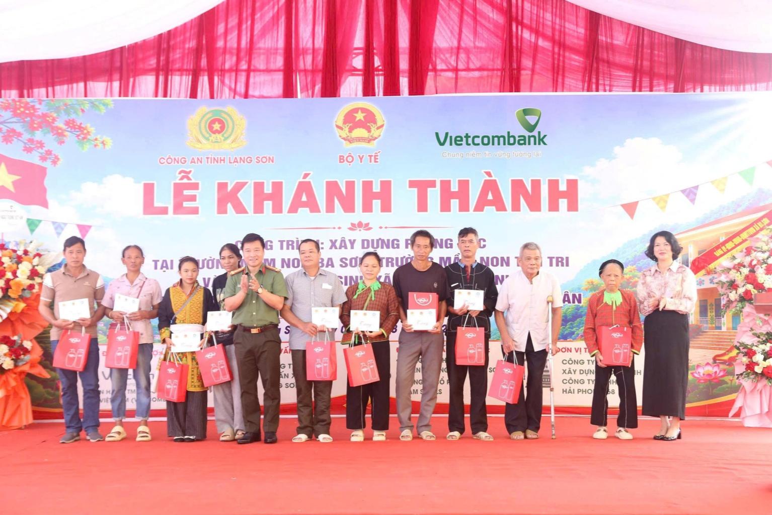G:\VIET DUNG\ANH\NAM 2026\CONG AN TINH\07.8.2026_KHÁNH THÀNH TRƯỜNG MẦM NON BA SƠN+KHÁM BỆNH\ẢNH SỬA\gen-h-z8126358866687_5637e9f2951b1f5b10795efea9c00410.jpg