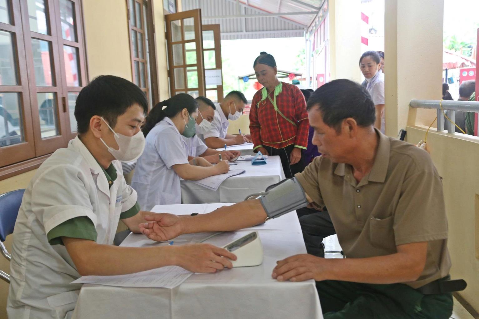 G:\VIET DUNG\ANH\NAM 2026\CONG AN TINH\07.8.2026_KHÁNH THÀNH TRƯỜNG MẦM NON BA SƠN+KHÁM BỆNH\gen-h-z8126150025562_07dddf9570e7cd3d45ca1b06dbb84c62.jpg
