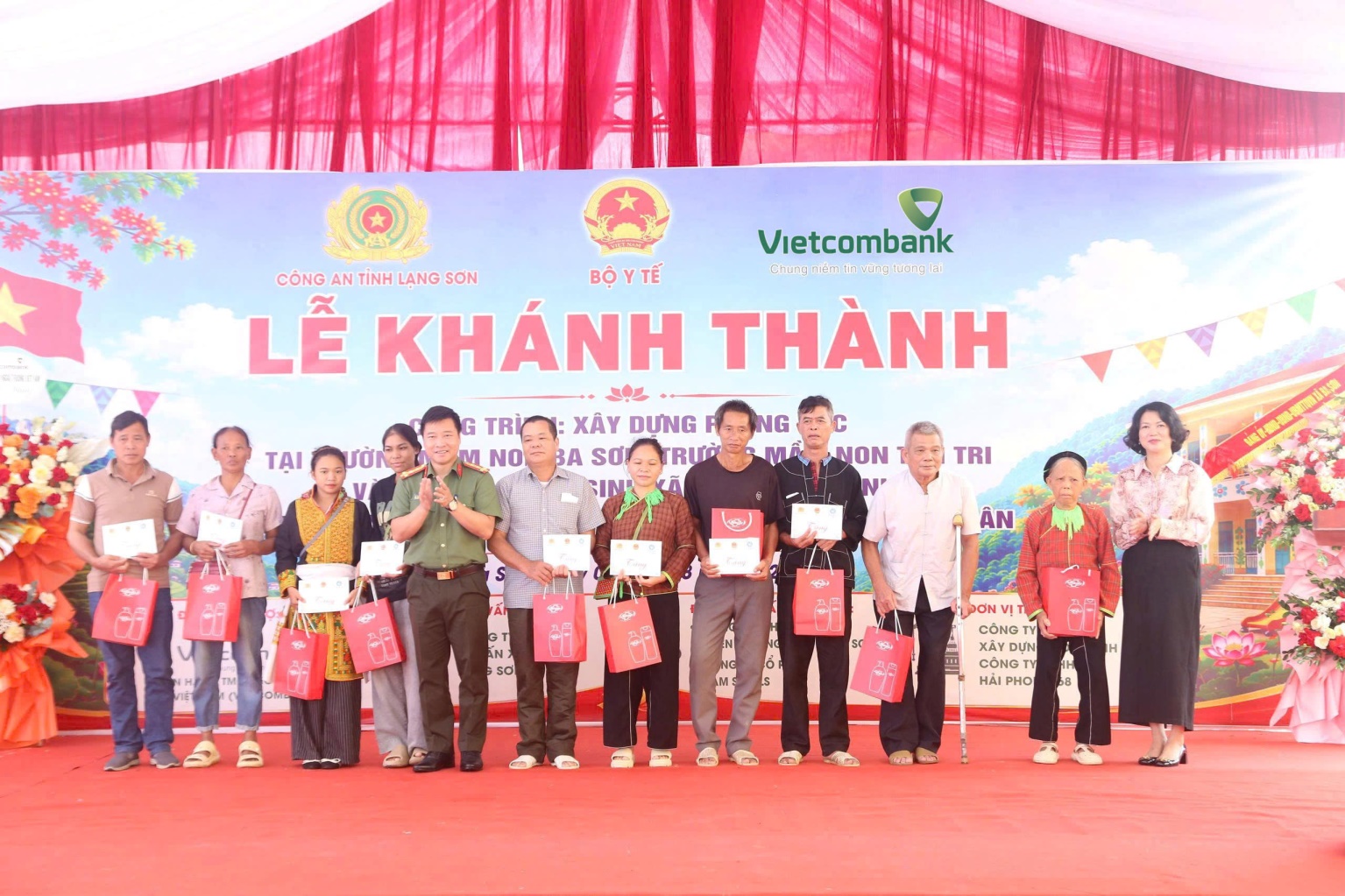 G:\VIET DUNG\ANH\NAM 2026\CONG AN TINH\07.8.2026_KHÁNH THÀNH TRƯỜNG MẦM NON BA SƠN+KHÁM BỆNH\ẢNH SỬA\gen-h-z8126358866687_5637e9f2951b1f5b10795efea9c00410.jpg