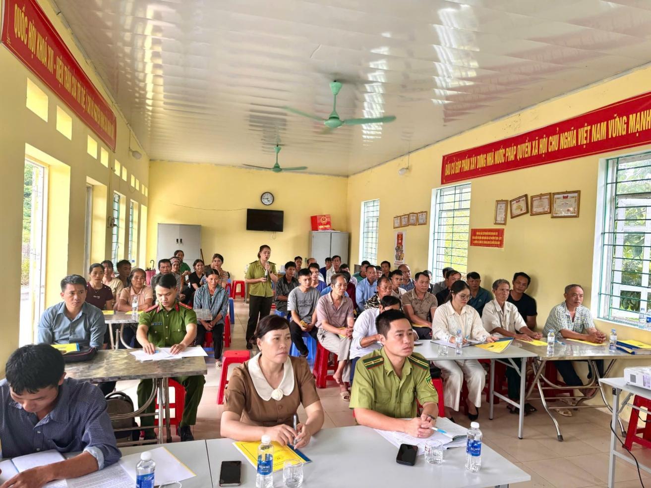 C:\Users\TTH\Desktop\Bài viết đăng trang Thông tin điện tử\CAX Lợi Bác phối hợp với Hạt kiểm lâm tuyên truyền\2.jpg