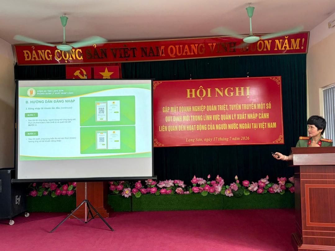 E:\DIEU LINH\2026\TUYÊN TRUYỀN\Hội nghị gặp mặt doanh nghiệp\1784539374633_1997428763006117692_9135881199129965389_9bfbdafdddeb679345f3c73a4d921aa7.jpg