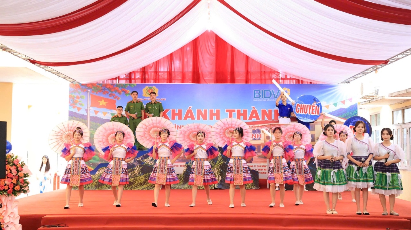 D:\ANH KHOA\CHUYEN MUC\THANG 8\CM 15-8\ANH\1786583847746_1564763068992844210_5799348285966383230_h.jpg