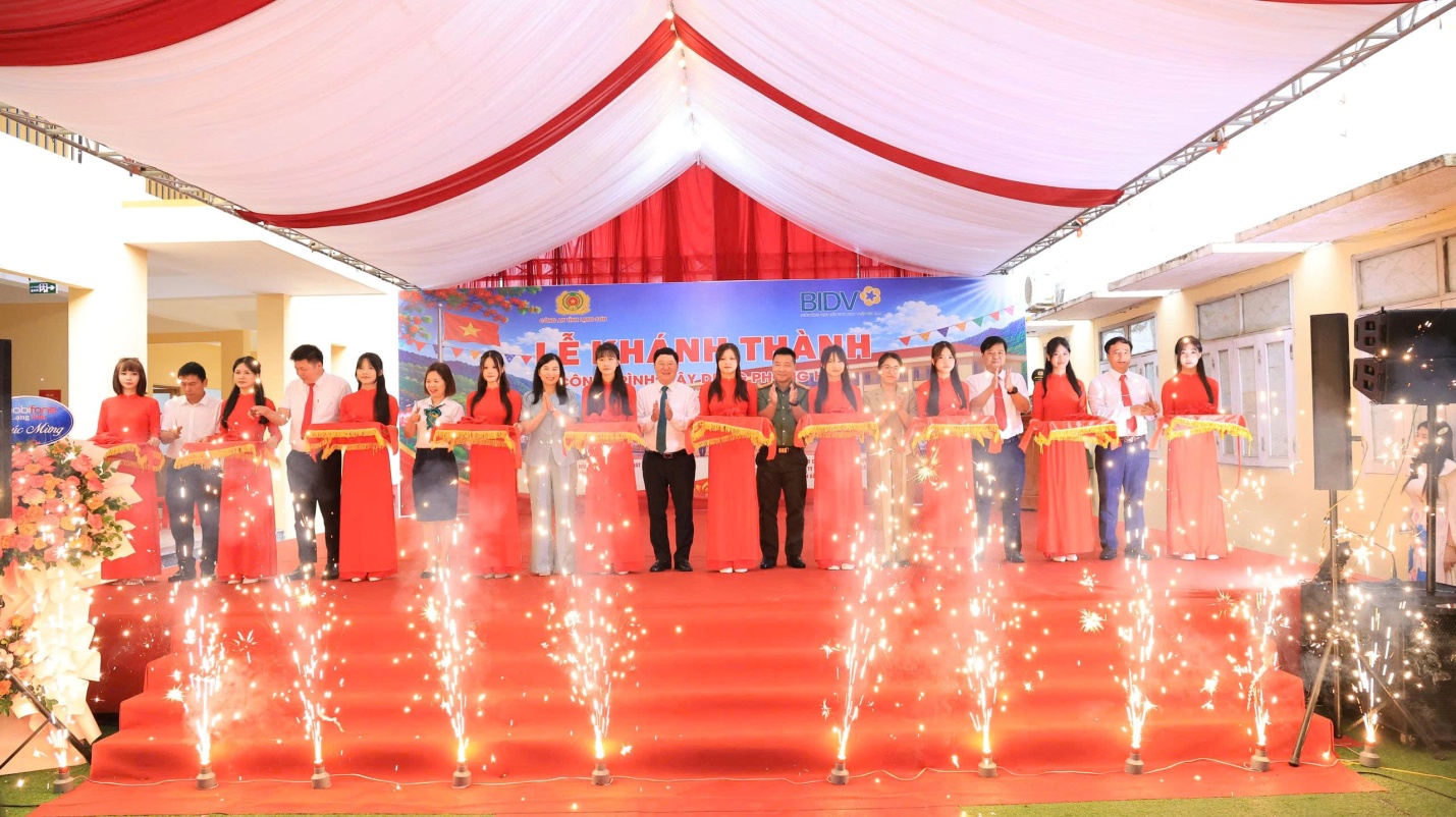D:\ANH KHOA\CHUYEN MUC\THANG 8\CM 15-8\ANH\11.jpg