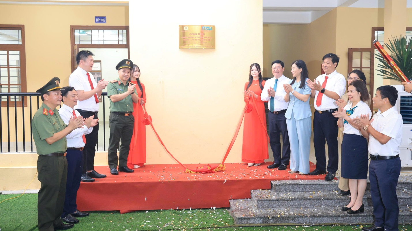 D:\ANH KHOA\CHUYEN MUC\THANG 8\CM 15-8\ANH\1786583931571_1564763068992844210_5799348285966383230_h.jpg