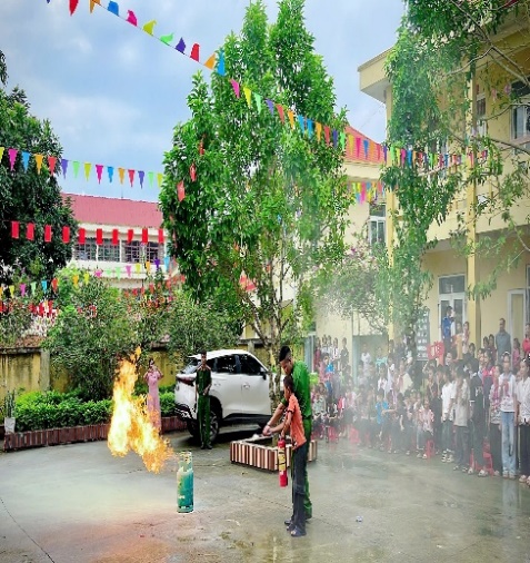 A group of people outside with a fire

AI-generated content may be incorrect.