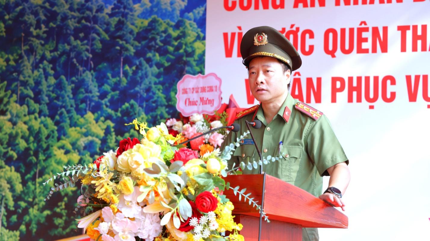 D:\ANH KHOA\ANH\LE KHOI CONG NHA BIA TUONG NIEM CAC AHLS CONG AN TINH\CHON ANH\3V3A8880.JPG